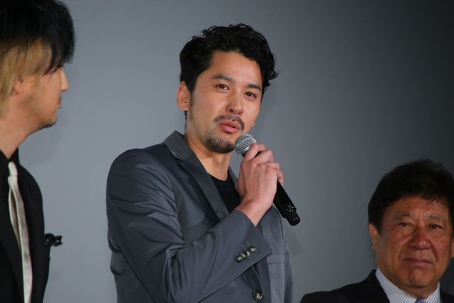 綾野剛『新宿スワン』に感謝！初日舞台あいさつフォトギャラリー（20枚目）