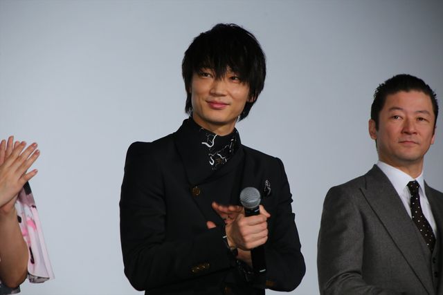 綾野剛『新宿スワン』に感謝！初日舞台あいさつフォトギャラリー（37枚目）