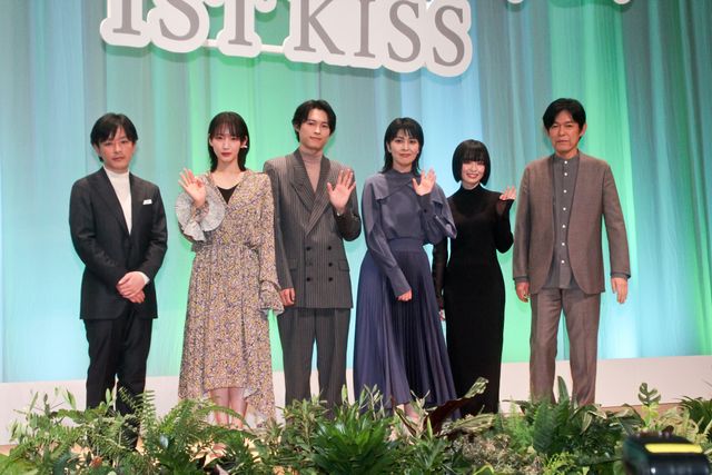 松たか子、松村北斗、吉岡里帆、森七菜ら『ファーストキス 1ST KISS』完成披露に登壇：フォトギャラリー