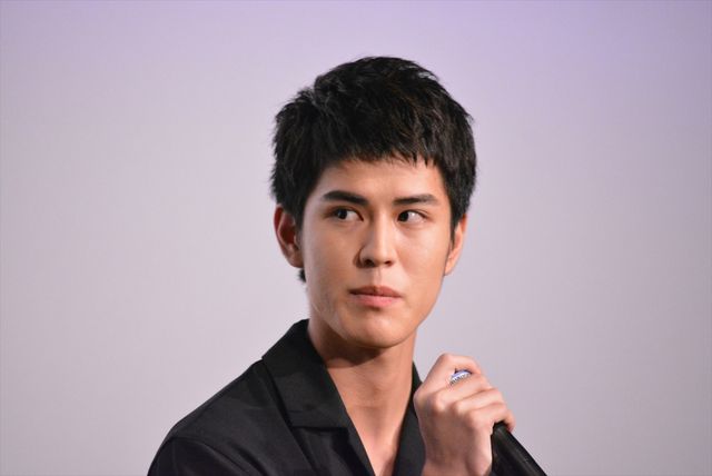 佐藤浩市の息子・寛一郎はイケメン！映画『心が叫びたがってるんだ。』初日舞台あいさつ（10枚目）