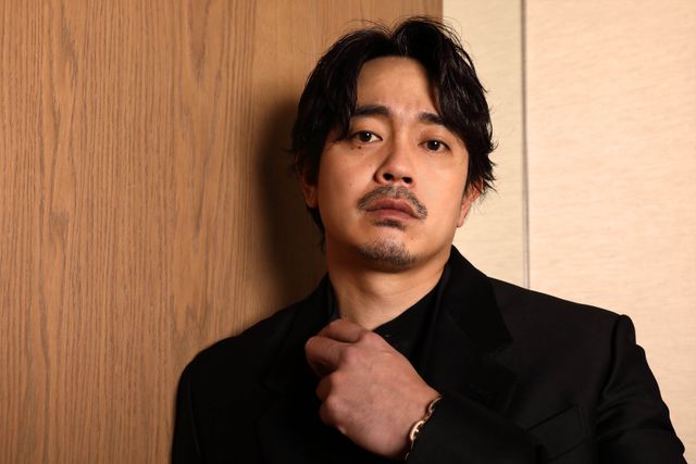 青柳翔、黒スーツでクールに…インタビュー撮りおろし＜7枚＞：フォト