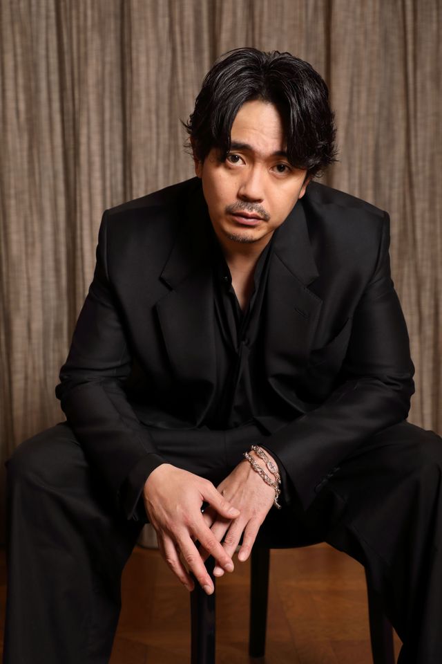 青柳翔、黒スーツでクールに…インタビュー撮りおろし＜7枚＞（4枚目）