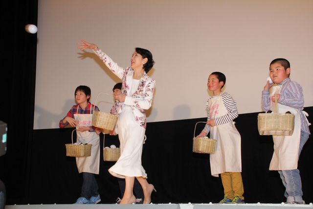 吉永小百合が投げる！『北の桜守』公開記念イベント（4枚目）