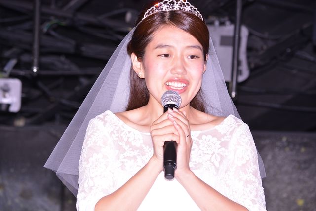 横澤夏子、なぜか（？）ウエディングドレス姿で「ONE PIECE」連載20周年記念記者発表会に登場！（2枚目）