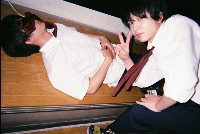 工藤遥＆伊藤健太郎が“写ルンです”で撮影！『のぼる小寺さん』オフショット（5枚目）