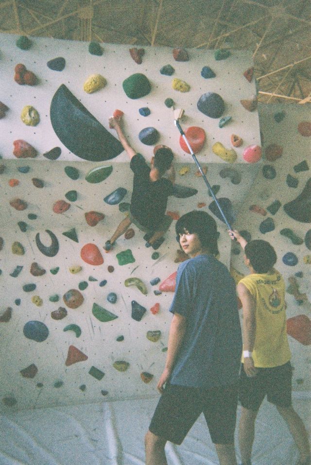 工藤遥＆伊藤健太郎が“写ルンです”で撮影！『のぼる小寺さん』オフショット（7枚目）