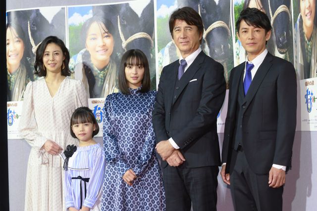 広瀬すず、松嶋菜々子のドレス姿が美しい！「なつぞら」第1週完成試写会（15枚目）