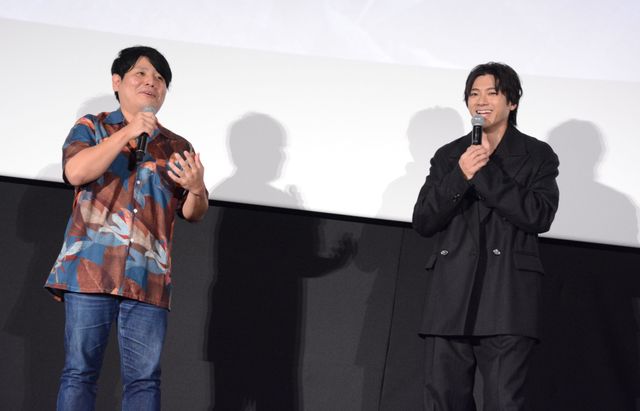 山田裕貴＆平一紘監督が沖縄尚学優勝を祝福！『木の上の軍隊』ロングラン御礼舞台挨拶：フォトギャラリー