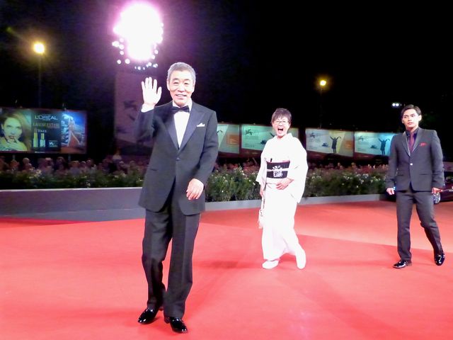 映画『許されざる者』ベネチア国際映画祭レッドカーペット＆公式上映フォトギャラリー（2枚目）