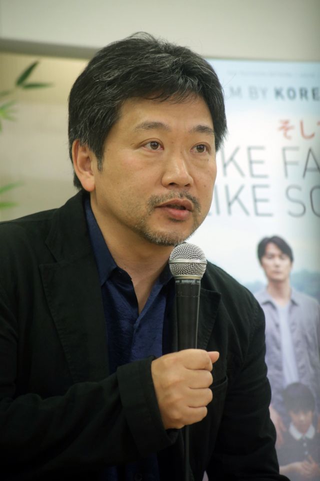 カンヌ国際映画祭で審査員賞を受賞した『そして父になる』是枝裕和監督の凱旋会見フォトギャラリー（4枚目）