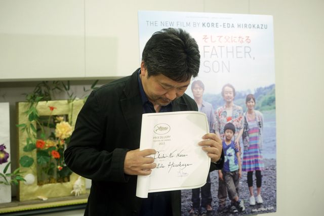 カンヌ国際映画祭で審査員賞を受賞した『そして父になる』是枝裕和監督の凱旋会見フォトギャラリー（5枚目）