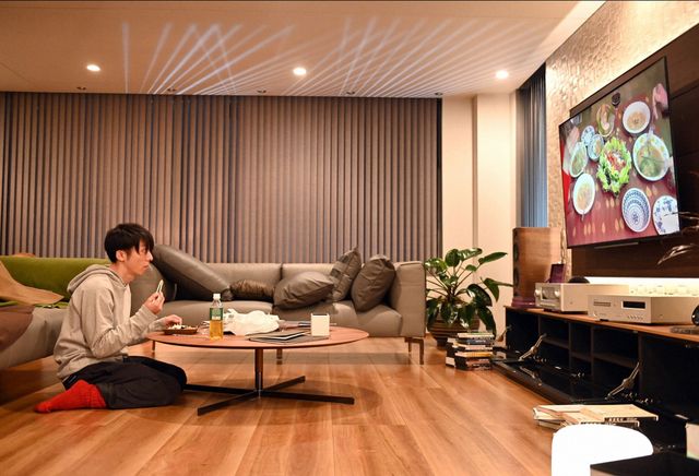 綾瀬はるか＆高橋一生の逆転生活がスタート！「天国と地獄」2話場面写真（2枚目）