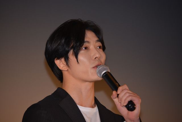 中山美穂、パープルのドレスで登場『蝶の眠り』初日舞台あいさつ【全14枚】（4枚目）