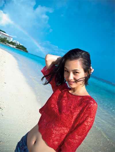 蜷川実花×水原希子写真集「Girl」フォトギャラリー｜シネマトゥデイ