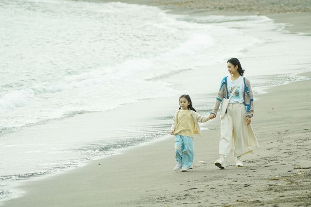 月9「海のはじまり」目黒蓮に涙止まらない初回場面写真（6枚目）