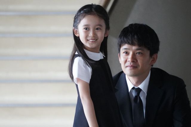 月9「海のはじまり」目黒蓮に涙止まらない初回場面写真（7枚目）