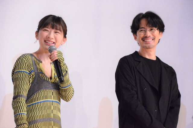 伊藤沙莉、竹野内豊、乃木坂46・久保史緒里ら笑顔あふれる『探偵マリコの生涯で一番悲惨な日』初日舞台挨拶（7枚目）