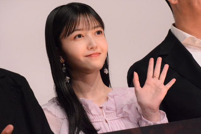 伊藤沙莉、竹野内豊、乃木坂46・久保史緒里ら笑顔あふれる『探偵マリコの生涯で一番悲惨な日』初日舞台挨拶（11枚目）