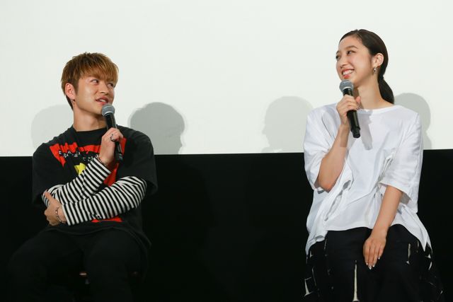 佐野玲於＆E-girls坂東希ら登場！映画『虹色デイズ』公開記念舞台あいさつ（4枚目）