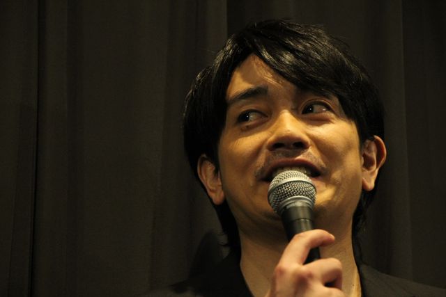 劇団EXILE・青柳翔、生き別れた息子を演じた子役と初対面！『MR.LONG／ミスター・ロン』初日（7枚目）