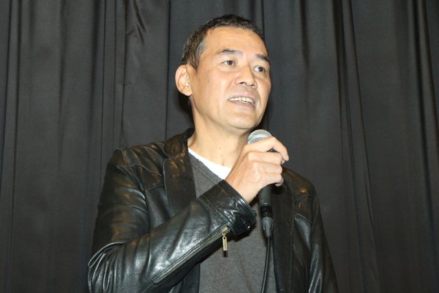 劇団EXILE・青柳翔、生き別れた息子を演じた子役と初対面！『MR.LONG／ミスター・ロン』初日（10枚目）