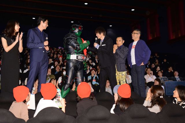 窪田正孝＆東出昌大、仮面ライダー1号と記念撮影！写真ギャラリー（9枚目）