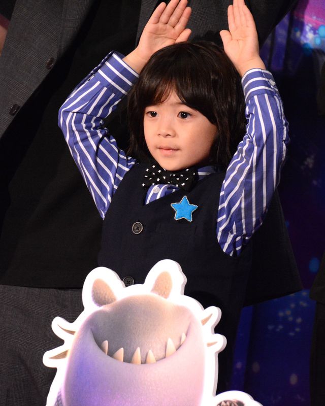 清野菜名＆松山ケンイチら、可愛く“ウサ耳”ポーズ！映画『星つなぎのエリオ』ジャパンプレミア（23枚目）