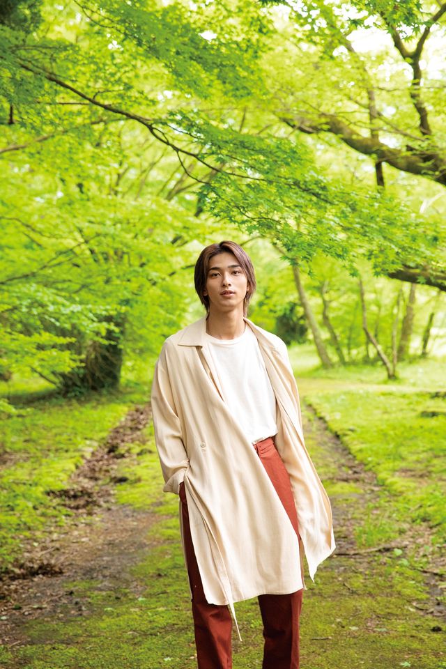 横浜流星、2020年カレンダー発売！表紙カット2パターン公開（2枚目）