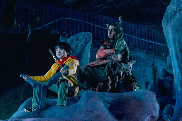 妖怪役・大沢たかお、狸を連れてバイクを走らせる！映画『妖怪大戦争　ガーディアンズ』場面カット（2枚目）