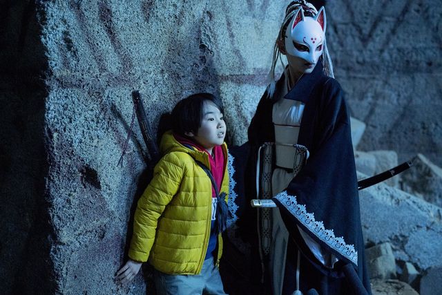 妖怪役・大沢たかお、狸を連れてバイクを走らせる！映画『妖怪大戦争　ガーディアンズ』場面カット（4枚目）