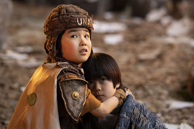 妖怪役・大沢たかお、狸を連れてバイクを走らせる！映画『妖怪大戦争　ガーディアンズ』場面カット（6枚目）