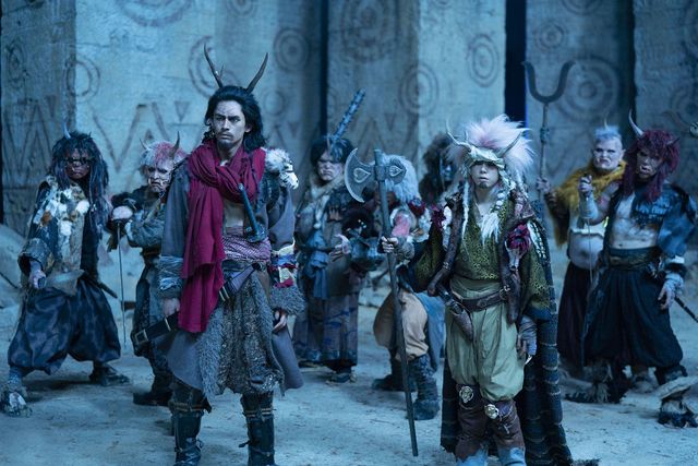 妖怪役・大沢たかお、狸を連れてバイクを走らせる！映画『妖怪大戦争　ガーディアンズ』場面カット（8枚目）