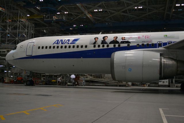 綾瀬はるか、「八重の桜」ラッピングジェットに「ありがとなし」と流暢な会津弁で感謝！　画像ギャラリー（13枚目）