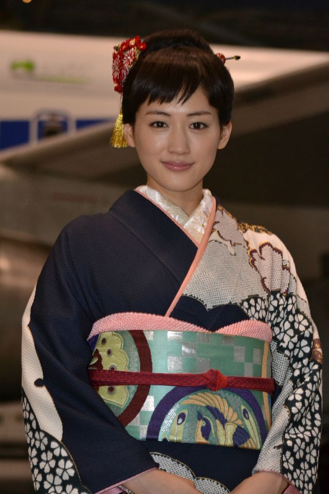 綾瀬はるか、「八重の桜」ラッピングジェットに「ありがとなし」と流暢な会津弁で感謝！　画像ギャラリー（19枚目）