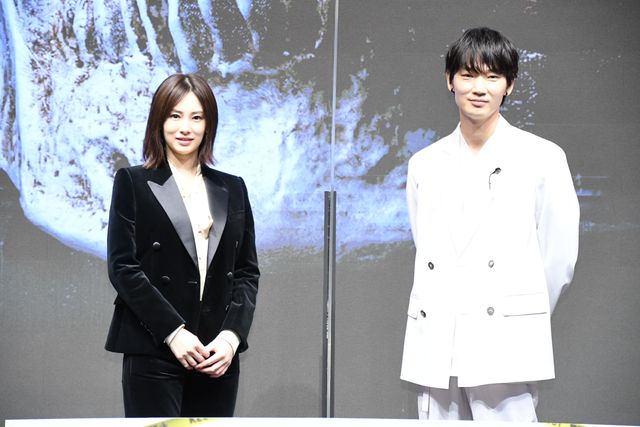 北川景子、ブラック衣装を素敵に着こなし！綾野剛はホワイト衣装でかっこよさ炸裂『ドクター・デスの遺産-BLACK FILE-』完成報告イベント（12枚目）