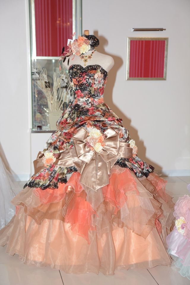 こじるりの美しい背中…「アヤナチュール」新作発表会フォトギャラリー（4枚目）