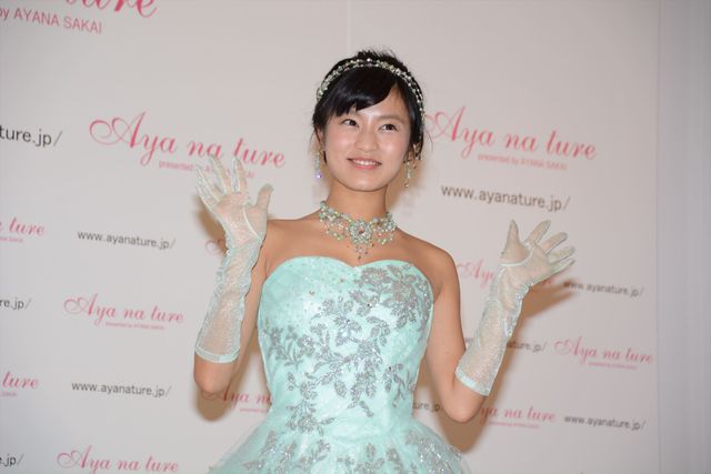 こじるりの美しい背中…「アヤナチュール」新作発表会フォトギャラリー（16枚目）