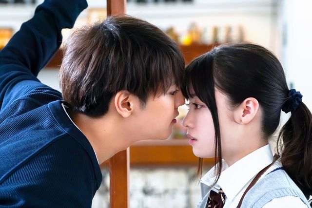片寄涼太のお風呂上りショット！映画『午前0時、キスしに来てよ』場面カット：フォトギャラリー