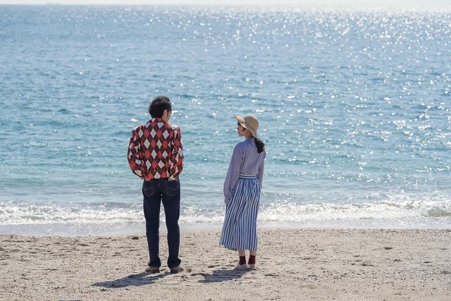 海にドライブ…「カムカムエヴリバディ」第51回の場面写真（2枚目）