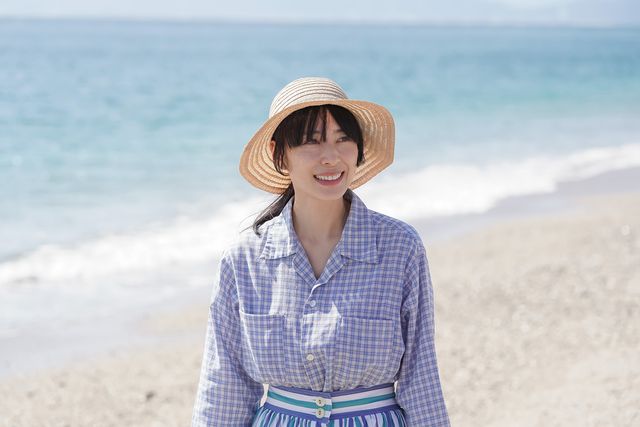 海にドライブ…「カムカムエヴリバディ」第51回の場面写真（5枚目）