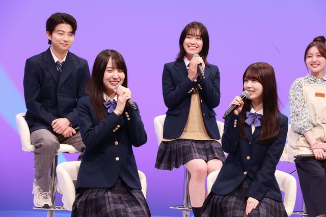 乃木坂46・賀喜遥香＆筒井あやめ、プラモデル組み立て対決に挑戦！ドラマ「量産型ルカ」記者会見（14枚目）