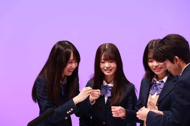 乃木坂46・賀喜遥香＆筒井あやめ、プラモデル組み立て対決に挑戦！ドラマ「量産型ルカ」記者会見（23枚目）