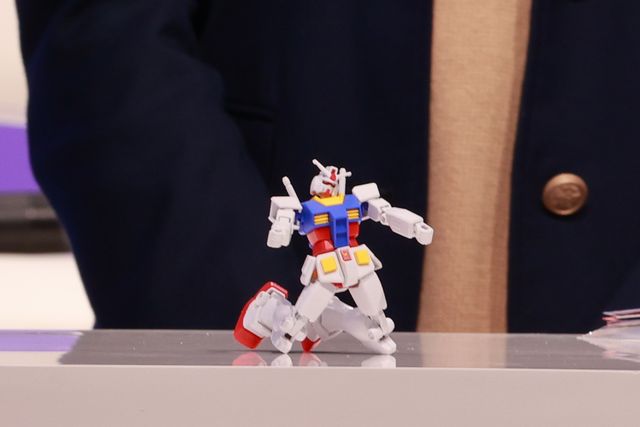 乃木坂46・賀喜遥香＆筒井あやめ、プラモデル組み立て対決に挑戦！ドラマ「量産型ルカ」記者会見（30枚目）