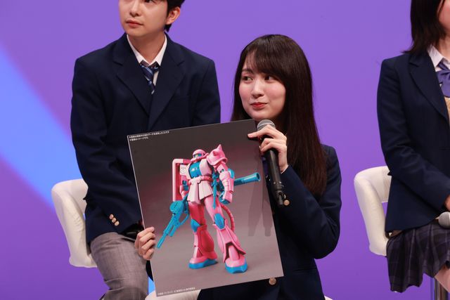 乃木坂46・賀喜遥香＆筒井あやめ、プラモデル組み立て対決に挑戦！ドラマ「量産型ルカ」記者会見（33枚目）
