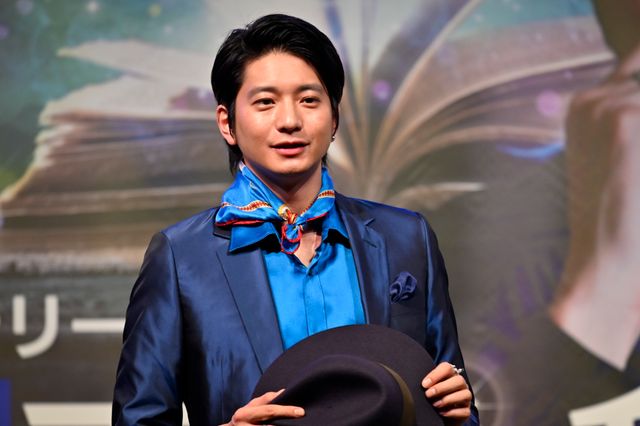 衣装もスゴい！向井理がメインゲスト「時効警察はじめました」2話場面写真（2枚目）