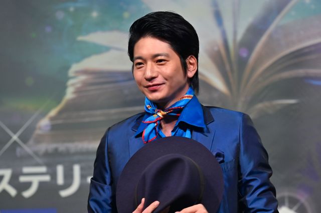 衣装もスゴい！向井理がメインゲスト「時効警察はじめました」2話場面写真（3枚目）