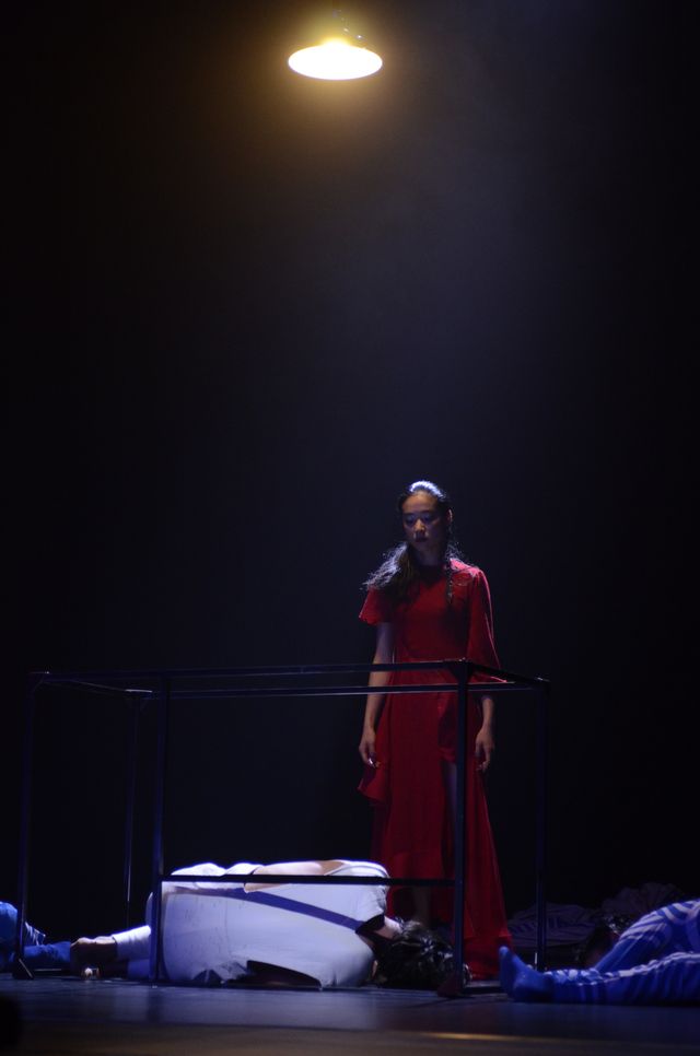 緊迫感あふれる場面写真の数々！森山未來舞台「死刑執行中脱獄進行中」フォトギャラリー（10枚目）