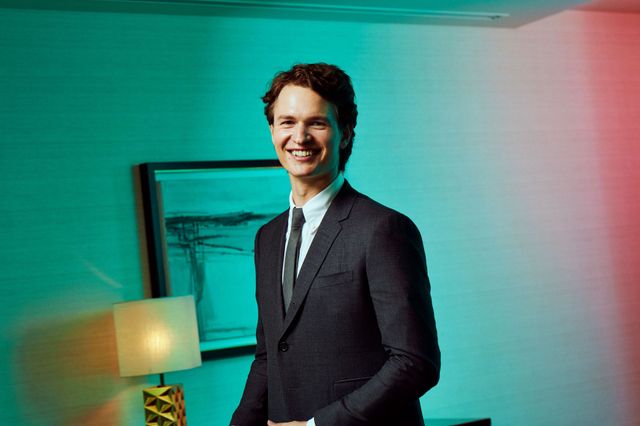 アンセル・エルゴートの来日撮り下ろしカット：フォトギャラリー