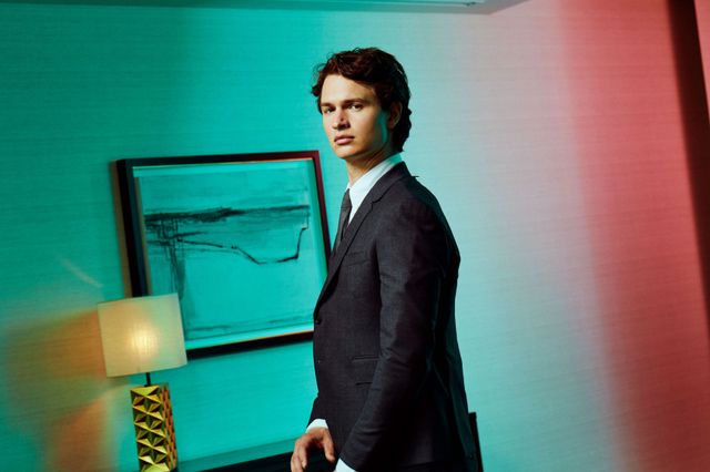 アンセル・エルゴートの来日撮り下ろしカット（3枚目）