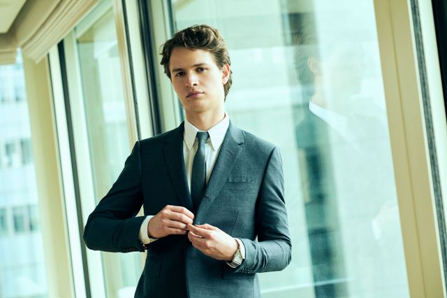 アンセル・エルゴートの来日撮り下ろしカット（15枚目）